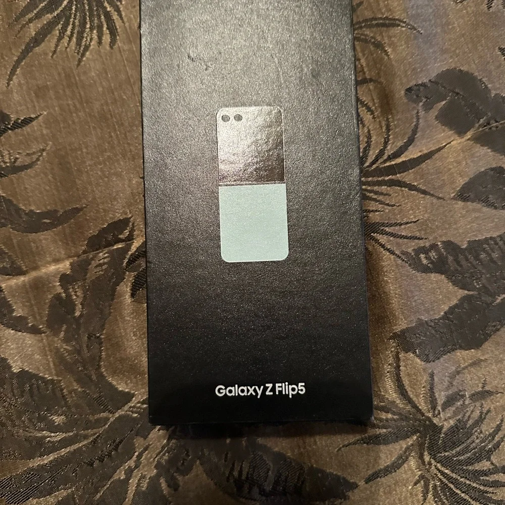 Unlocked Samsung Galaxy Z Flip5 512gb